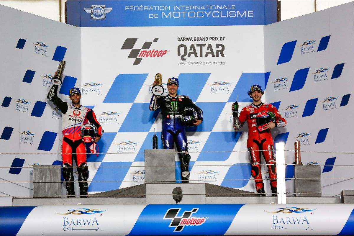 Viñales battles through to victory as 2021 begins in style
